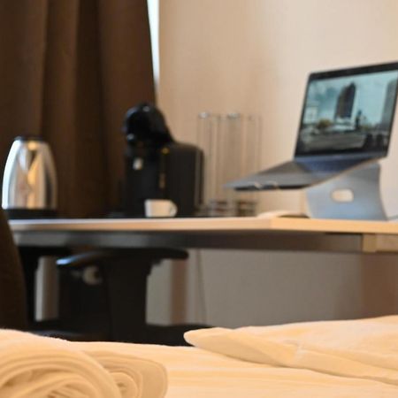 Private Room With Free Parking Coblenza Esterno foto