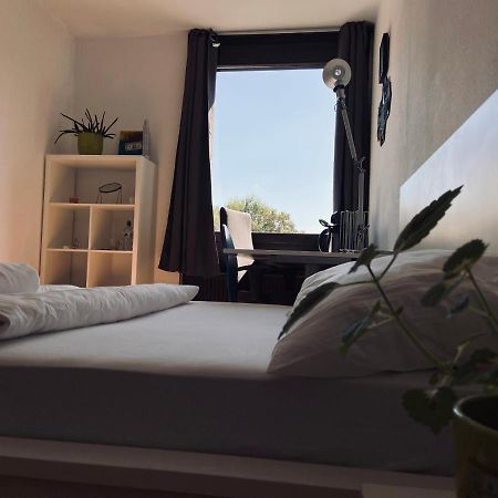 Private Room With Free Parking Coblenza Esterno foto