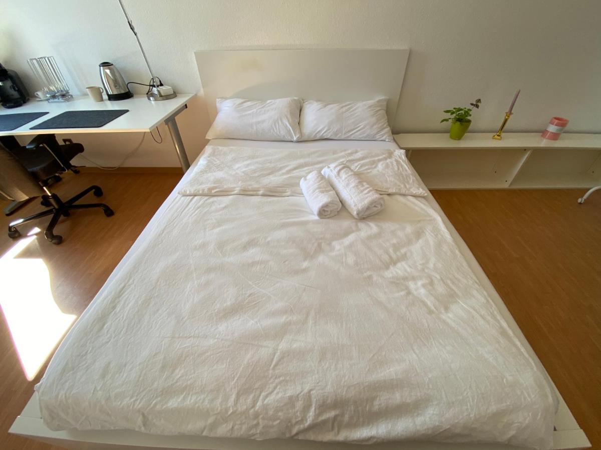 Private Room With Free Parking Coblenza Esterno foto