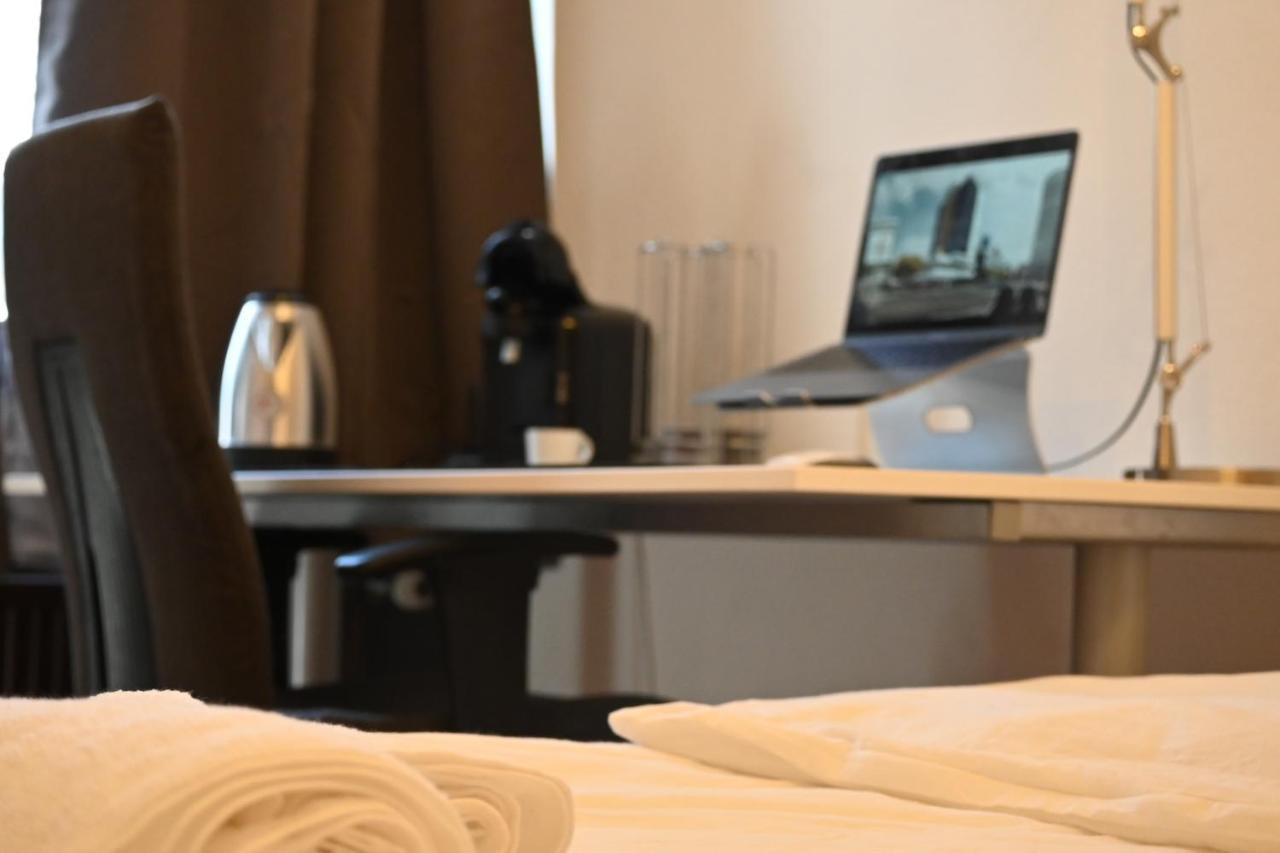 Private Room With Free Parking Coblenza Esterno foto