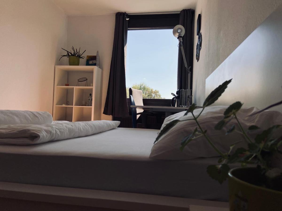 Private Room With Free Parking Coblenza Esterno foto